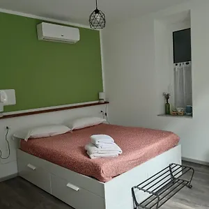https://sotto-la-rocca.hotelitalianriviera.com